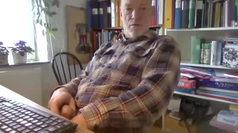 Snapshot of larsafree6 chatting on October 19, 11:02 am larsafree6 online show from October 19, 11:02 am