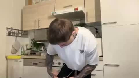 larsskeet online show from March 21, 11:36 am