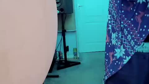 latexchris77 online show from January 12, 10:12 am