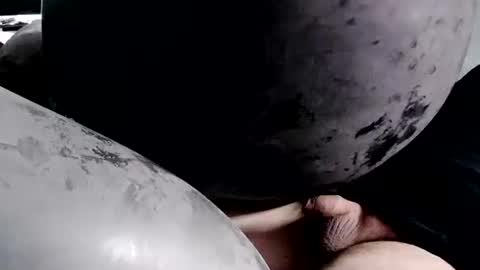 latexchris77 online show from April 29, 3:44 am