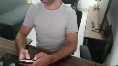 latexdave84 online show from May 18, 4:07 am