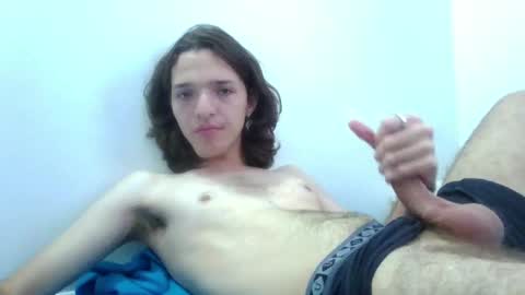 Snapshot of latin_boi6 chatting on February 7, 8:42 pm Angel online show from February 7, 8:42 pm