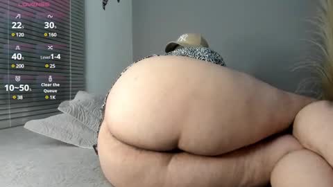 Snapshot of latin_boy_surprise chatting on February 25, 1:30 am Yisus online show from February 25, 1:30 am