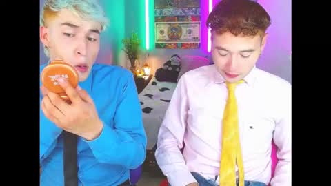 Snapshot of latin_boysxxx_ chatting on October 26, 1:40 am SANTI  AND JORDAN online show from October 26, 1:40 am