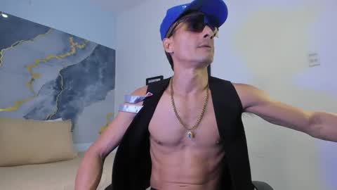 crissex  online show from November 6, 12:08 pm