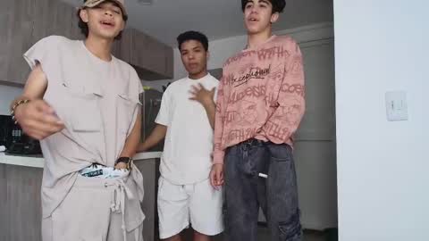 latin_naughty_boys online show from September 22, 6:29 pm