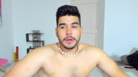 latinbeardcali online show from March 28, 3:18 am