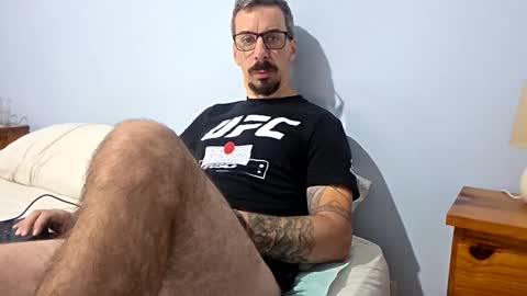 latinheat95 online show from May 2, 9:45 am