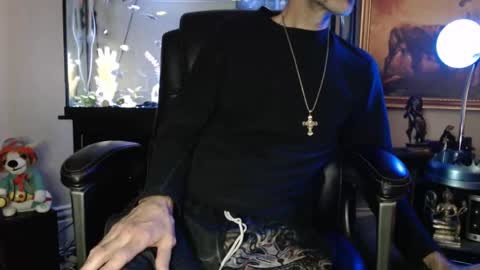 Snapshot of latinlover513 chatting on January 1, 7:32 pm latinlover513 online show from January 1, 7:32 pm