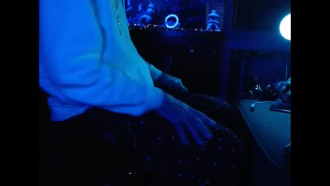 Snapshot of latinlover513 chatting on February 22, 6:39 am latinlover513 online show from February 22, 6:39 am