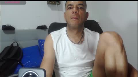 latinmartin254 online show from May 1, 3:21 am