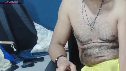 latinmartin254 online show from May 12, 1:58 am