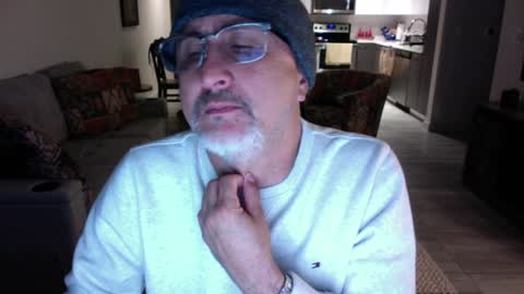 Snapshot of latinnous chatting on January 26, 4:41 am QS - INDEPENDENT MODEL online show from January 26, 4:41 am