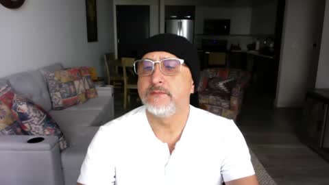 Snapshot of latinnous chatting on February 16, 4:32 pm QS - INDEPENDENT MODEL online show from February 16, 4:32 pm