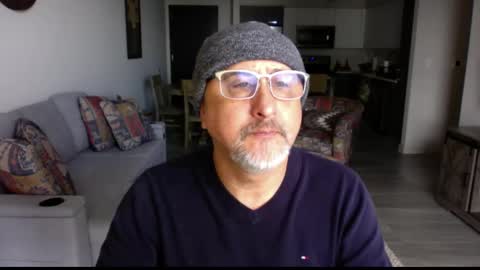 Snapshot of latinnous chatting on February 23, 5:25 pm QS - INDEPENDENT MODEL online show from February 23, 5:25 pm
