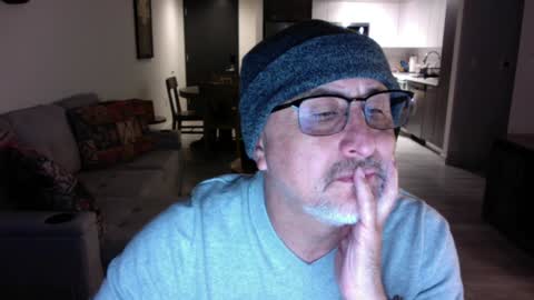 Snapshot of latinnous chatting on January 17, 2:08 am QS - INDEPENDENT MODEL online show from January 17, 2:08 am