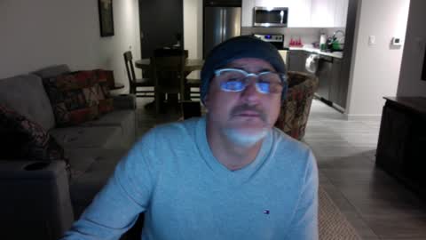 Snapshot of latinnous chatting on January 24, 6:24 am QS - INDEPENDENT MODEL online show from January 24, 6:24 am