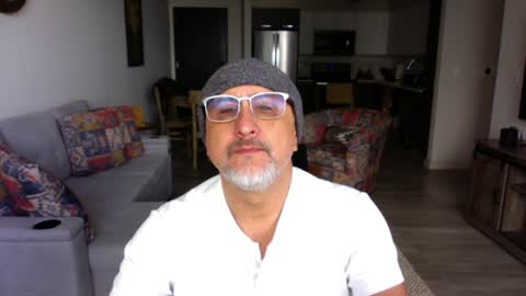 Snapshot of latinnous chatting on January 26, 5:34 pm QS - INDEPENDENT MODEL online show from January 26, 5:34 pm