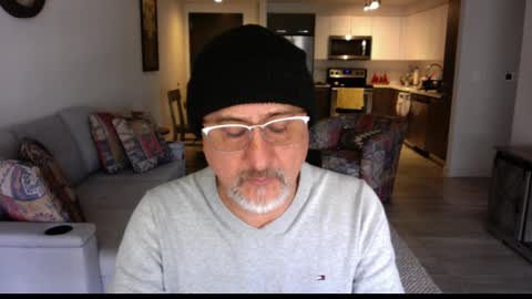 Snapshot of latinnous chatting on February 26, 5:39 pm QS - INDEPENDENT MODEL online show from February 26, 5:39 pm