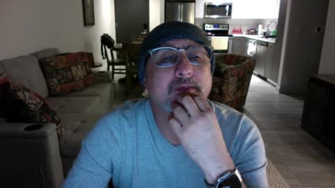 Snapshot of latinnous chatting on February 13, 5:05 am QS - INDEPENDENT MODEL online show from February 13, 5:05 am