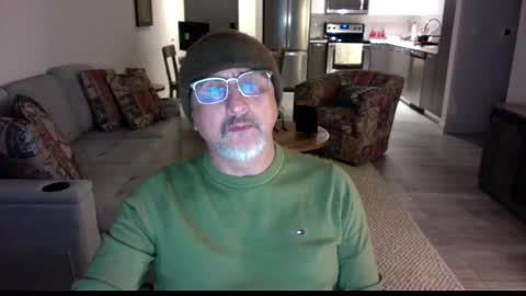 Snapshot of latinnous chatting on March 1, 7:09 am QS - INDEPENDENT MODEL online show from March 1, 7:09 am