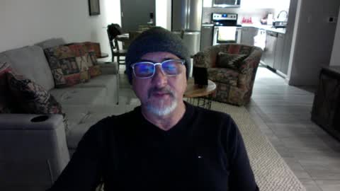 Snapshot of latinnous chatting on January 28, 3:36 am QS - INDEPENDENT MODEL online show from January 28, 3:36 am