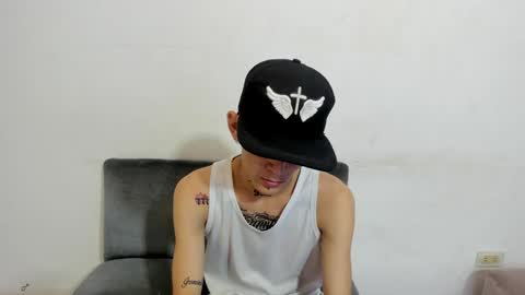 Snapshot of latins_boys_20 chatting on January 26, 3:59 am NICK online show from January 26, 3:59 am