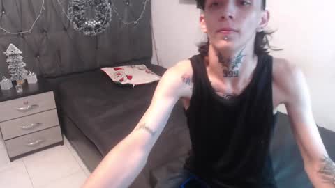 Snapshot of latins_boys_20 chatting on December 10, 3:41 am NICK online show from December 10, 3:41 am