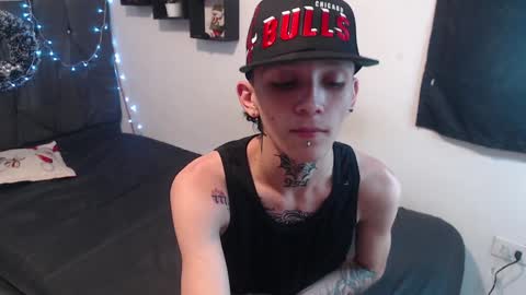 Snapshot of latins_boys_20 chatting on December 30, 3:58 am NICK online show from December 30, 3:58 am