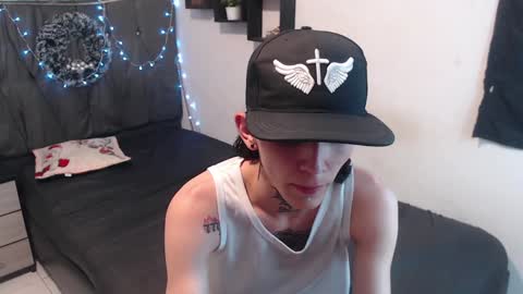 Snapshot of latins_boys_20 chatting on December 16, 4:34 am NICK online show from December 16, 4:34 am