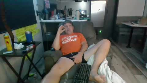 Snapshot of latniter742349 chatting on October 8, 6:18 am latniter online show from October 8, 6:18 am