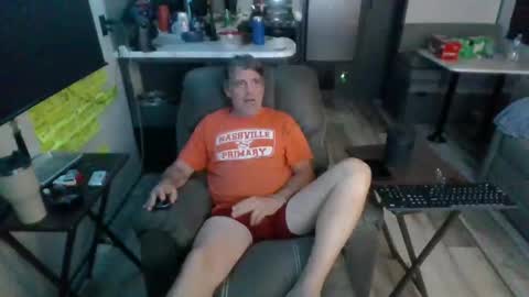 Snapshot of latniter742349 chatting on October 21, 3:53 am latniter online show from October 21, 3:53 am