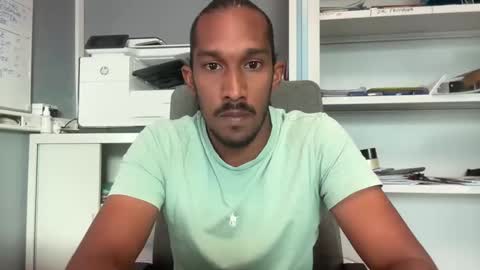 lau213 online show from November 4, 11:55 am