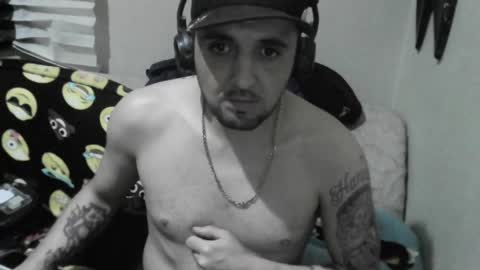 lauradecuada2 online show from April 9, 11:27 am