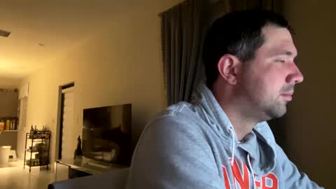 Snapshot of law_cambio chatting on February 8, 11:01 am law_cambio online show from February 8, 11:01 am