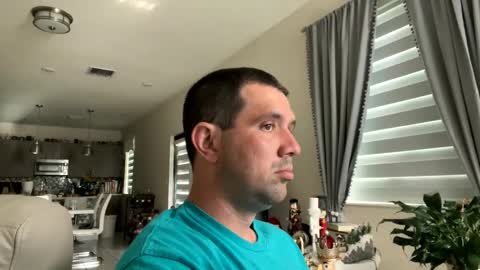 Snapshot of law_cambio chatting on December 16, 8:37 pm law_cambio online show from December 16, 8:37 pm