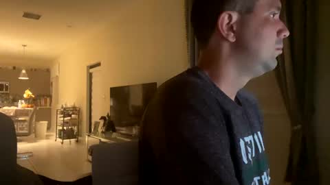 Snapshot of law_cambio chatting on December 9, 9:49 am law_cambio online show from December 9, 9:49 am