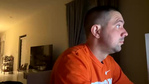 Snapshot of law_cambio chatting on January 9, 10:31 am law_cambio online show from January 9, 10:31 am