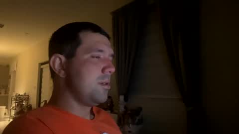Snapshot of law_cambio chatting on December 29, 10:01 am law_cambio online show from December 29, 10:01 am
