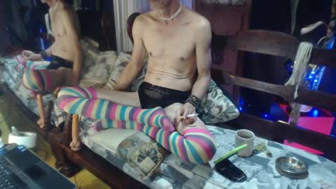 Laye19 online show from November 1, 5:33 am