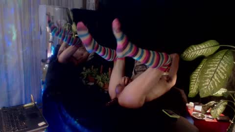 Laye19 online show from October 19, 7:22 am