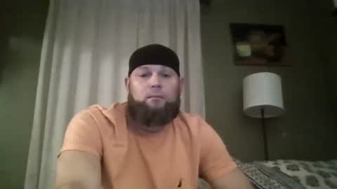 layinlow42 online show from October 29, 10:51 am