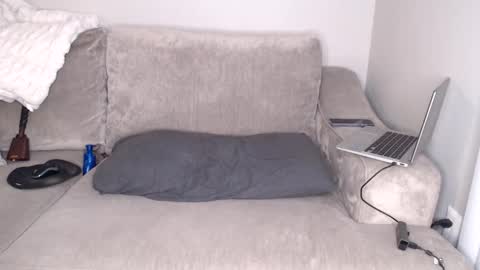 layzebigballs online show from April 12, 5:31 am