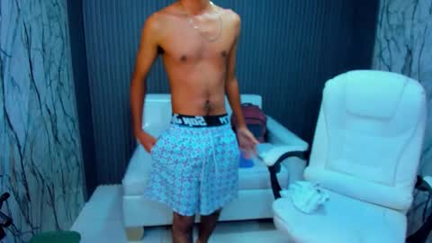 leam_1 online show from November 27, 9:51 pm