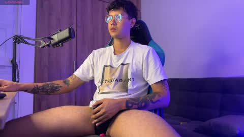 leaneseb online show from April 26, 2:25 pm