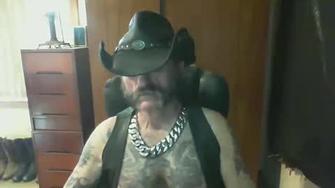 leathergreaser online show from February 3, 6:22 am