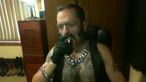 Snapshot of leathergreaser chatting on December 20, 7:39 pm leathergreaser online show from December 20, 7:39 pm