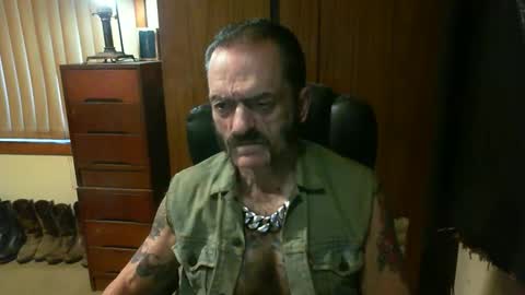 Snapshot of leathergreaser chatting on February 23, 7:58 pm leathergreaser online show from February 23, 7:58 pm