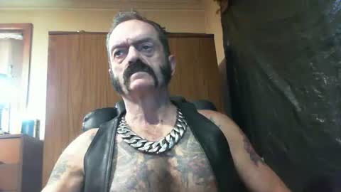 Snapshot of leathergreaser chatting on February 25, 9:46 pm leathergreaser online show from February 25, 9:46 pm