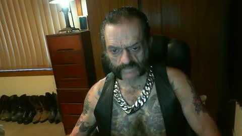 Snapshot of leathergreaser chatting on December 8, 7:00 pm leathergreaser online show from December 8, 7:00 pm